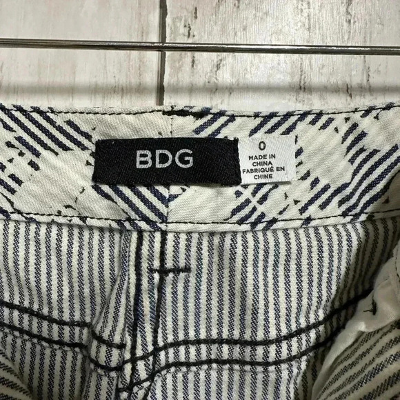 BDG Urban Outfitters Floral Print Denim Skirt Size 0 - Picture 5 of 5